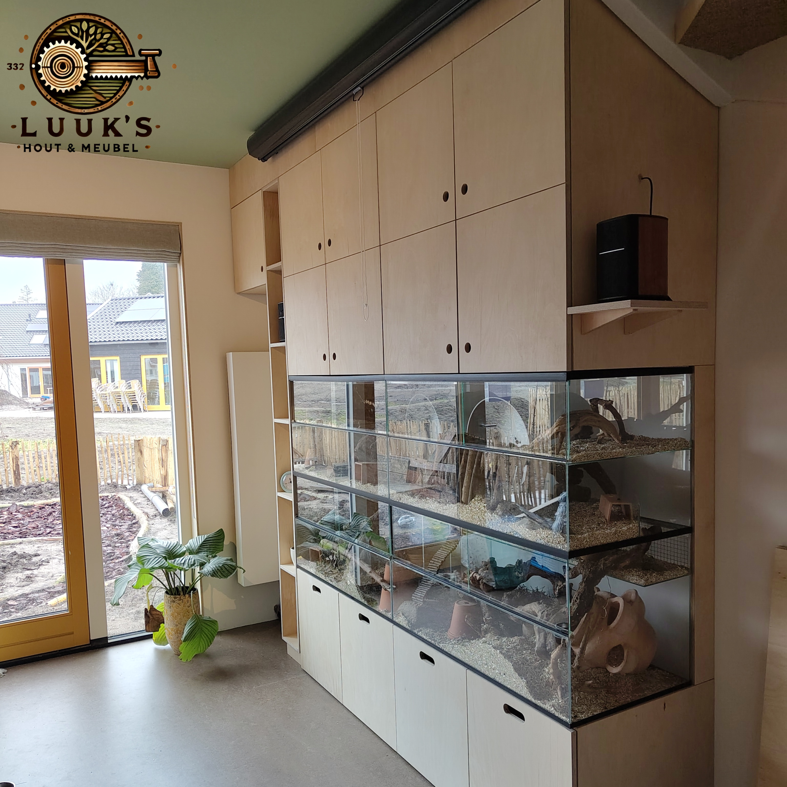 Berken multiplex wandmeubel uitgevoerd door meubelmaker in Amersfoort